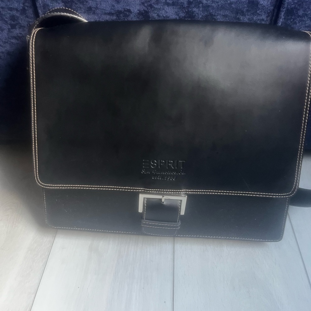 Esprit Black Leather Messenger Bag w Disclaimers